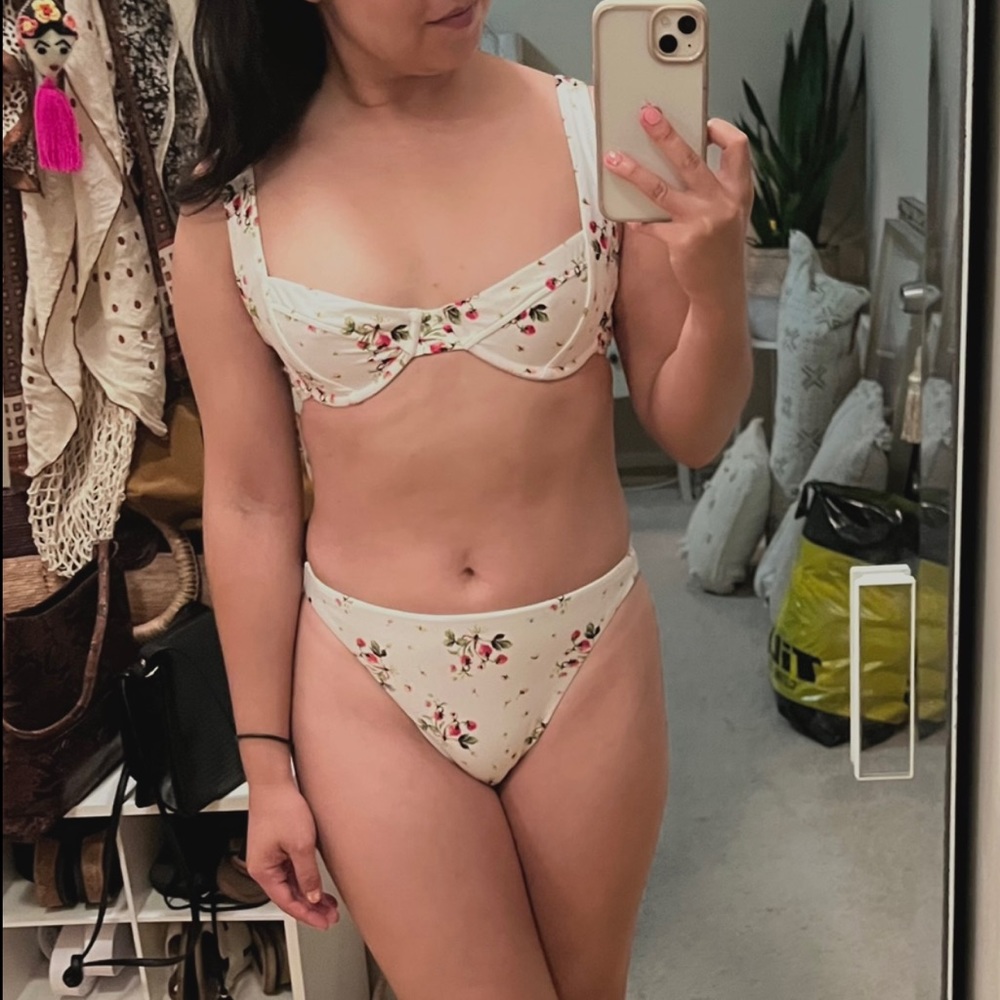 J CREW Strawberry Print Retro Style High Waist Cut Bikini Top & Bottom Set - Picture 4 of 6